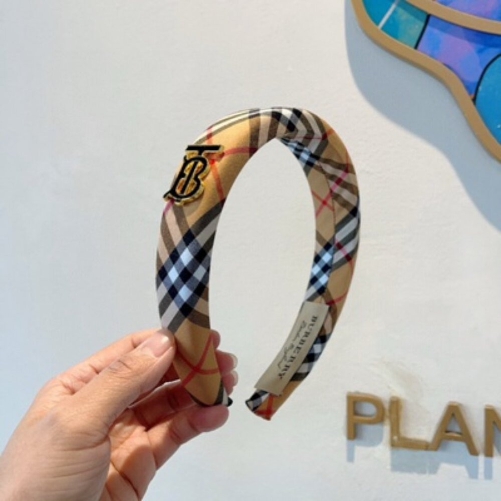 Burberry Autumn-Winter Classic Style Hairpin